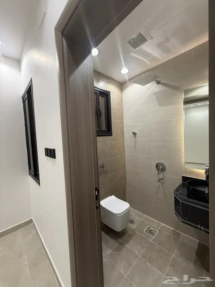 للبيع شقق علوية تشطيب فاخر مخطط الكأس حي الضيافة 3