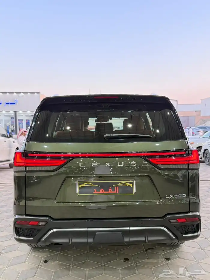 لكزس - 2023 - LX600 - اف اسبورت - فل كامل 9