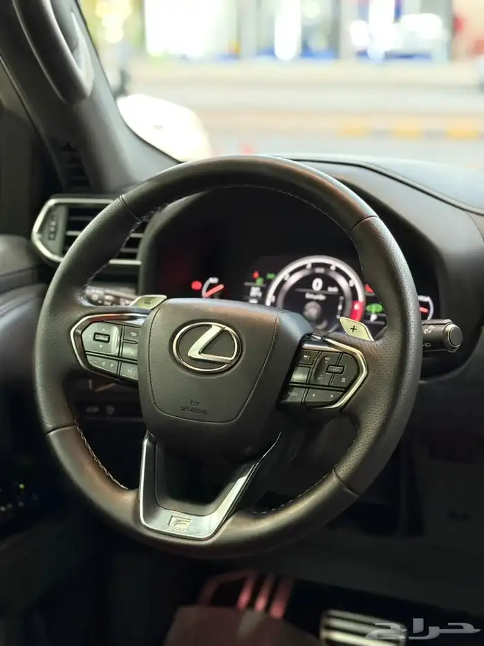 لكزس - 2023 - LX600 - اف اسبورت - فل كامل 23