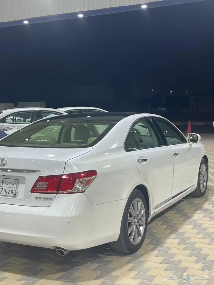 لكزس ES 350 بنزين موديل 2012 3