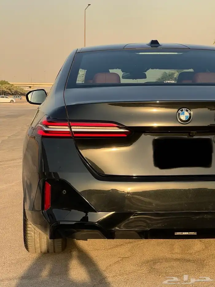 للبيع بي ام الفئة الخامسة 520i سعودي 31
