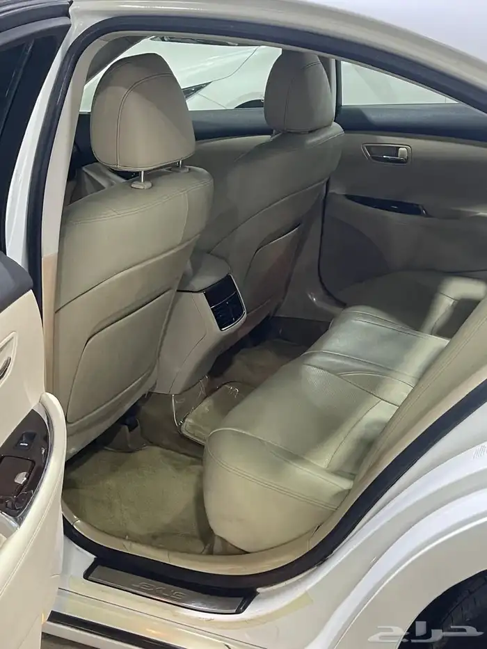 لكزس ES 350 بنزين موديل 2012 9