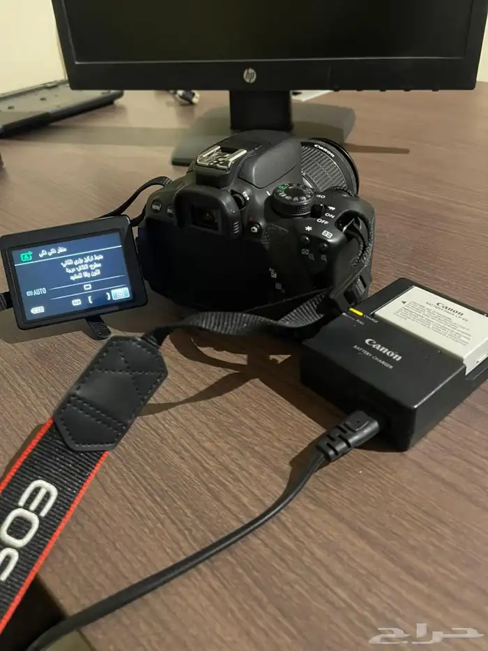 كاميرا كانون D700 وملحقاتها 2