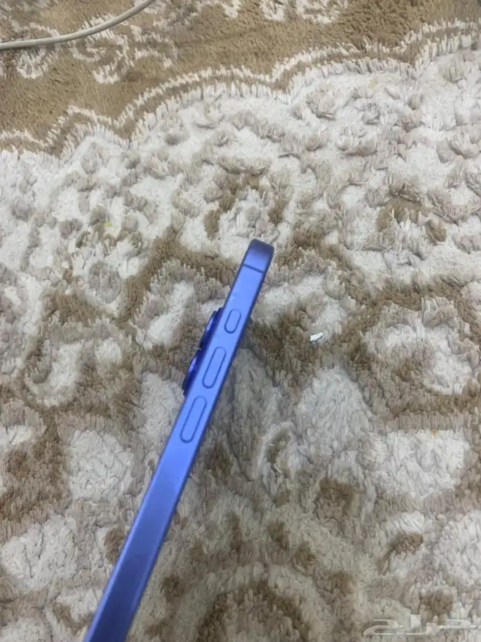 آيفون 16 العادي 5