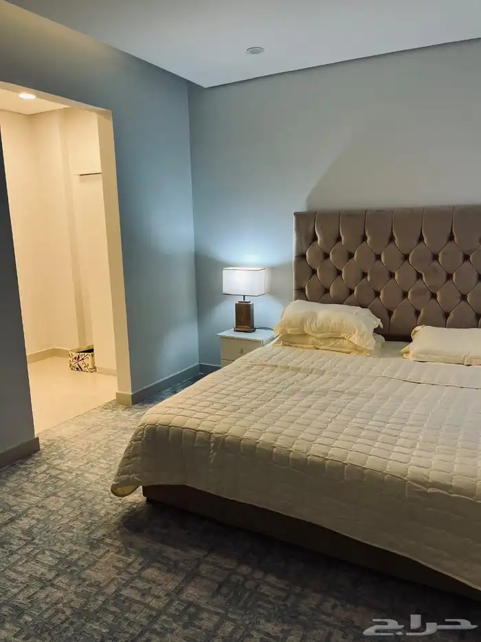 شقة مؤثثة بموقع مميز للبيع 1