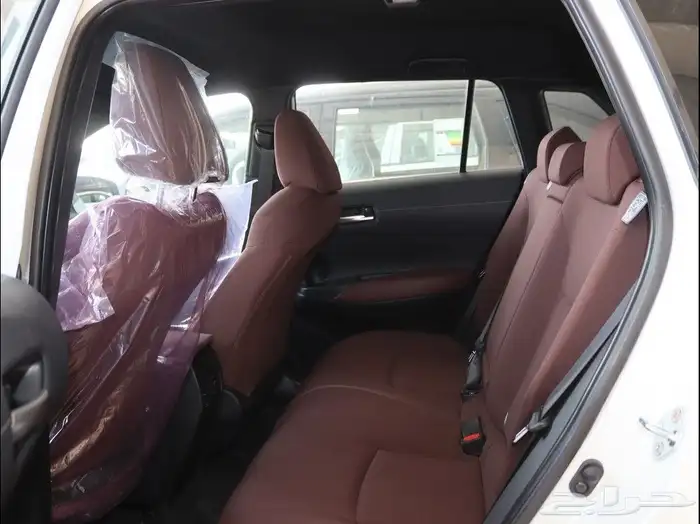 تويوتا كورولا كروس ستاندر 2025 3