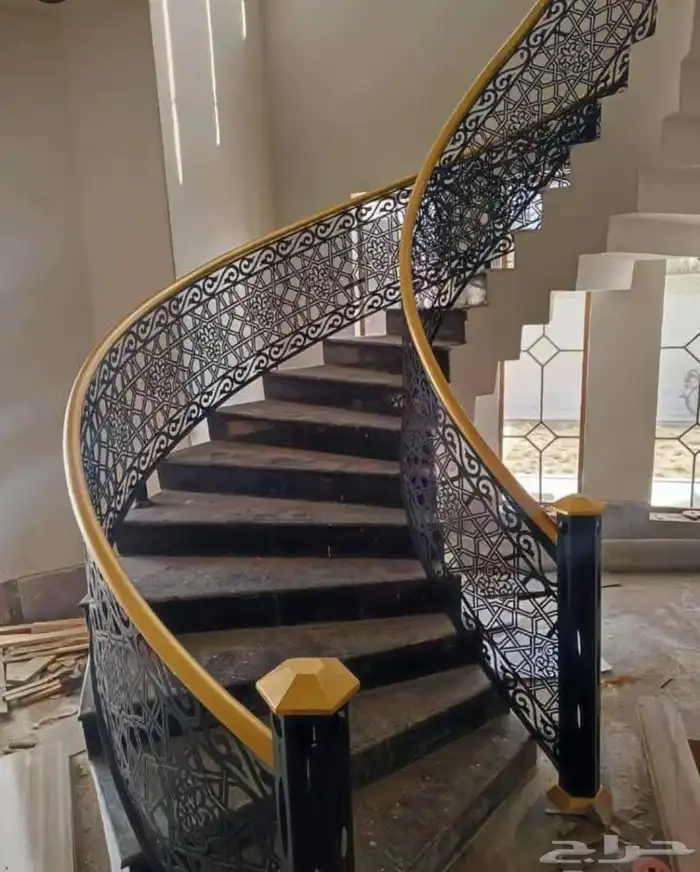 حداد ابوب شبكيك حديد زيجاج سكريت ابوب دكيور حديد 4