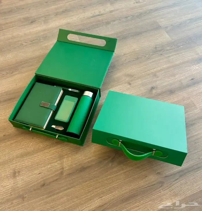 لوحات مشاريع أسوار بنر ستكر اكرليك تظليل زجاج هدايا دعاية 24