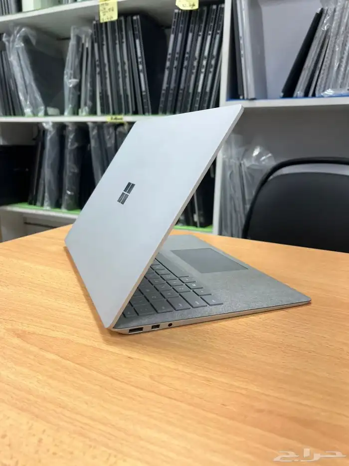 Microsoft Surface Laptop 3 (13.5 ) Intel Core i7 10th Gen 3