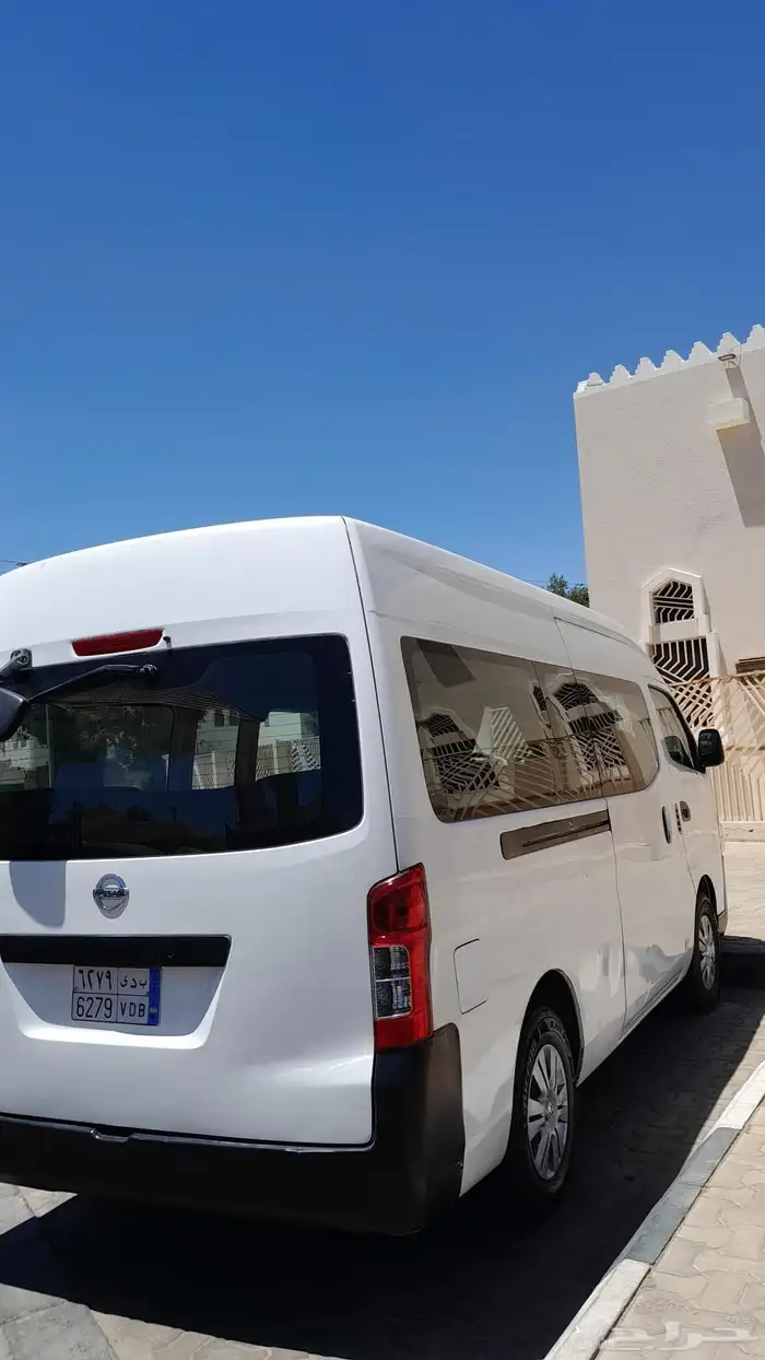 باص نيسان 15 راكب للايجار 1