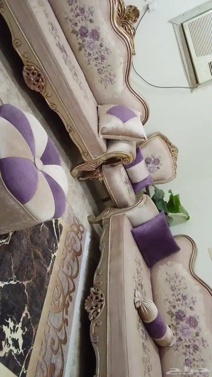 للبيع كنب جديد مع ستاره وسجادا التواصل على رقم 0