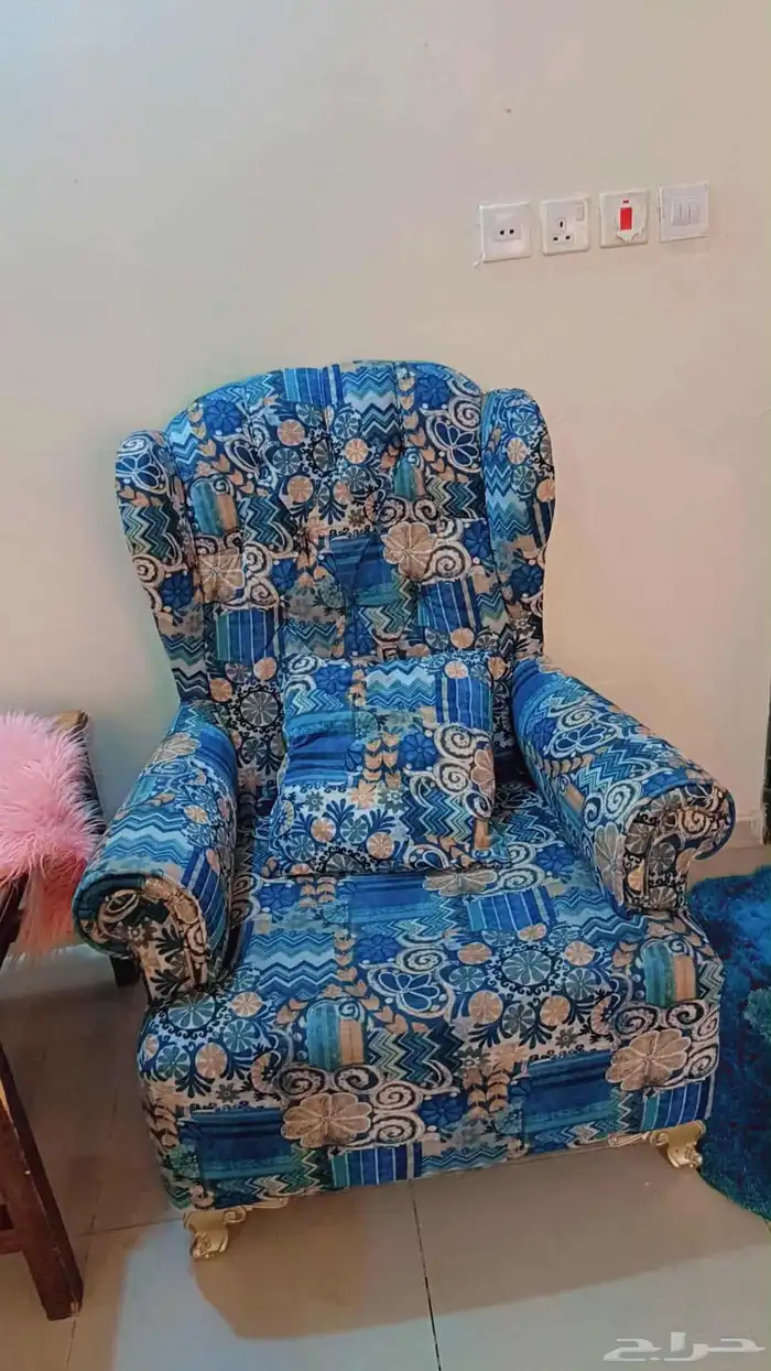 طقم كنب للبيع المستعجل شرط أخذه الصباح 4