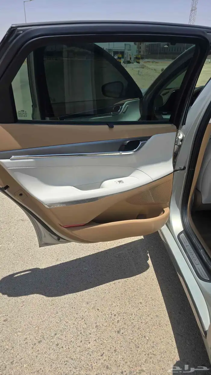 للبيع أزيرا 2022 ميد 4