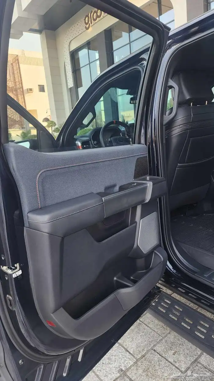 فورد رابتر 37 18