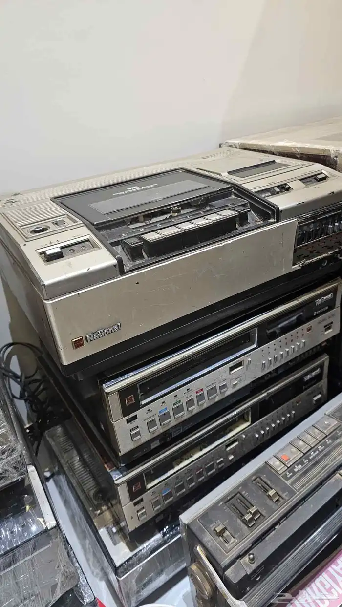 اجهزة فيديو قديمة كبير وصغير انتيك 1