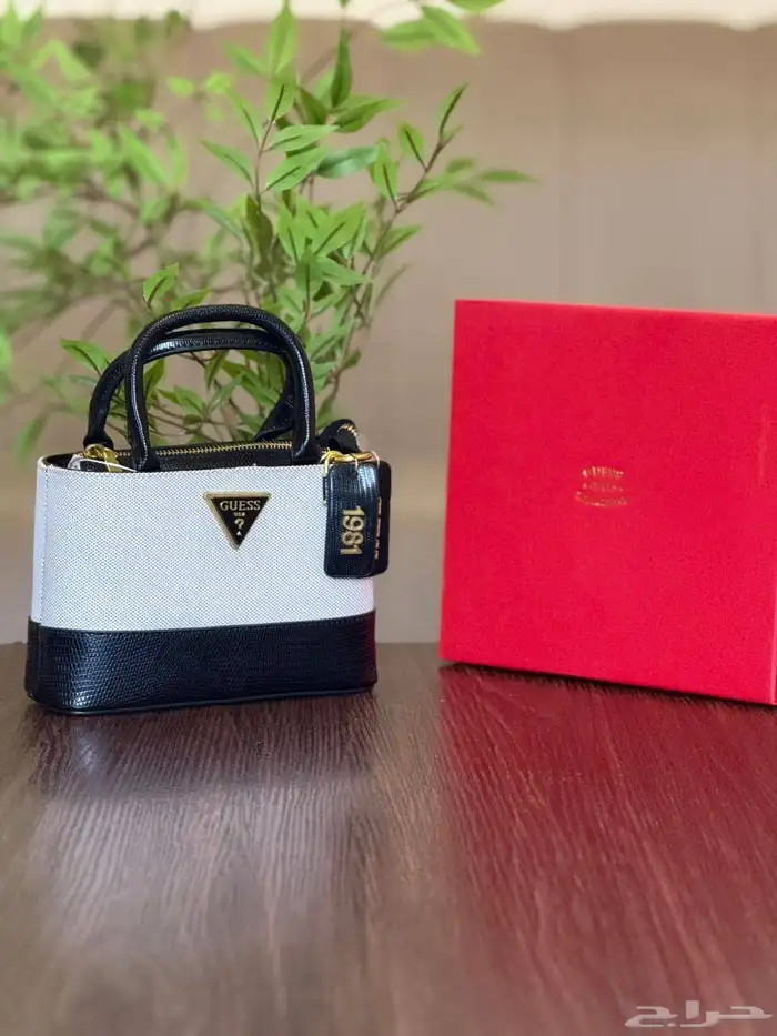 يتوفر جميع انوع الشنط الماركه توصيل فوري جده ورياض 9