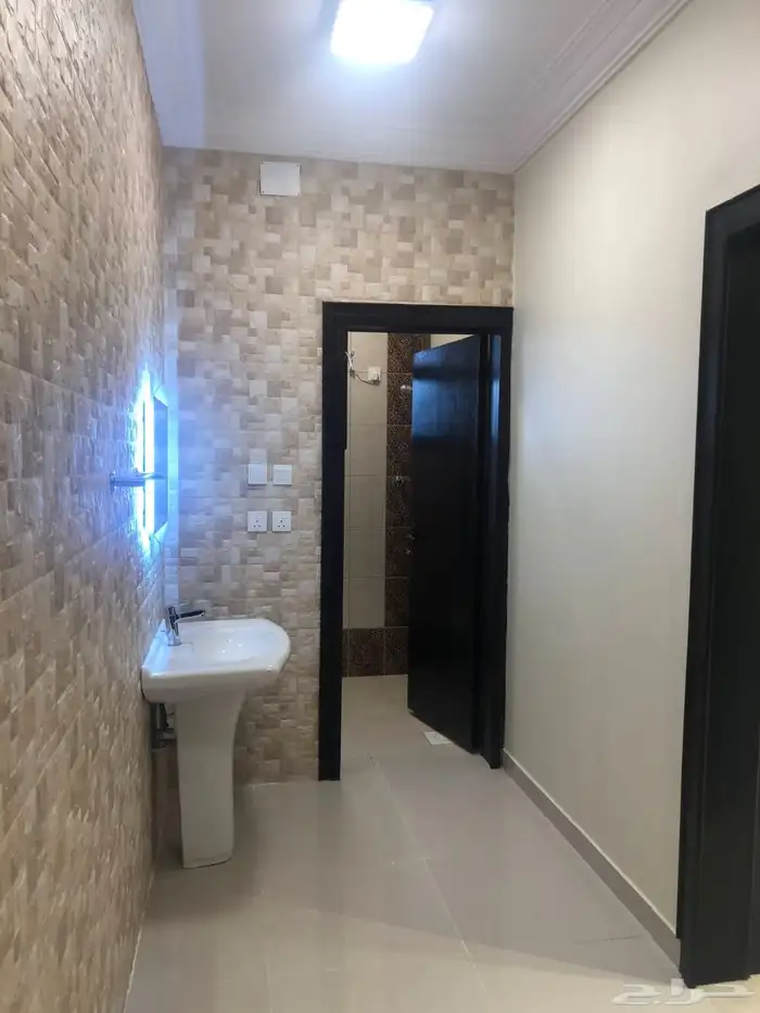 شقة للايجار السنوي حي البديع ابها 1