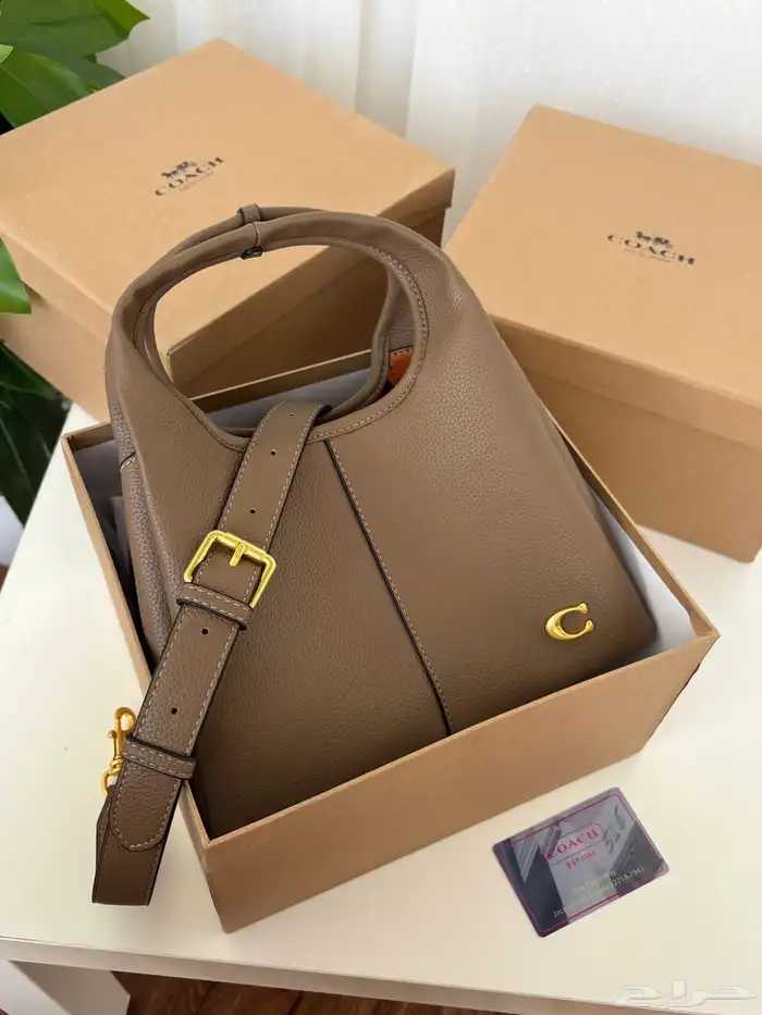 يتوفر جميع انوع الشنط الماركه توصيل فوري جده ورياض 14