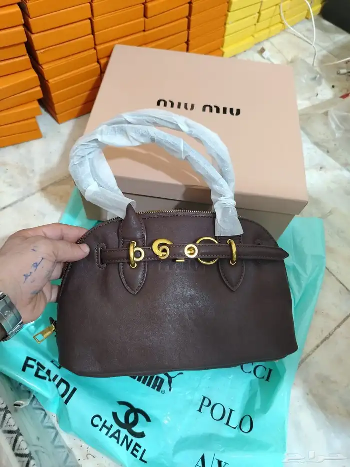 يتوفر جميع انوع الشنط الماركه توصيل فوري جده ورياض 13