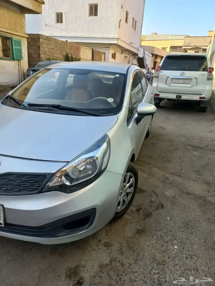 سيارة كيا ريو للبيع عليها سوم 13 0