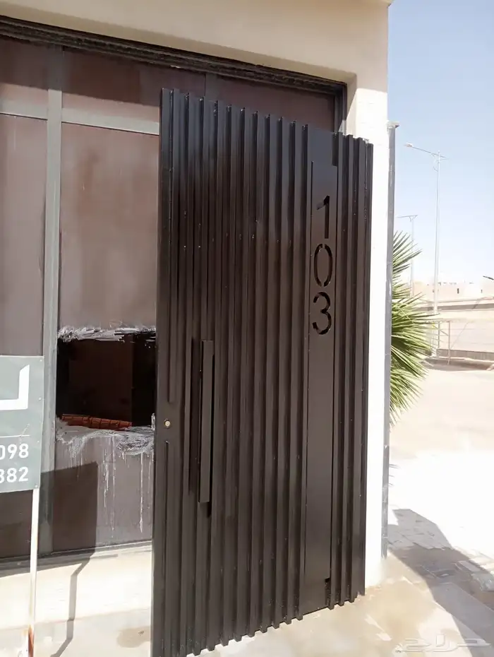 دهان ابواب حديد وخشب ناري وزيتي 0