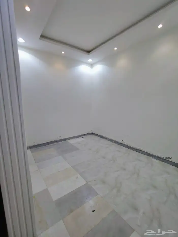 استديو للايجار المهديه غرفه حمام ومطبخ وسطح السعر 2000 ريال 2