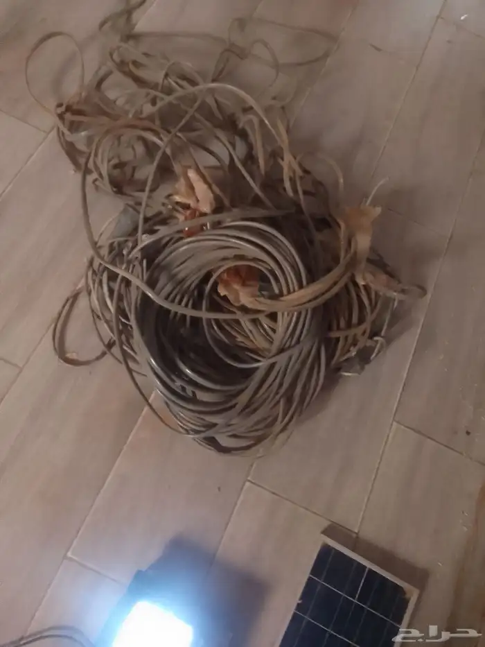طاقھ شمسيه مع كبس   سلك كھرب طويل 1