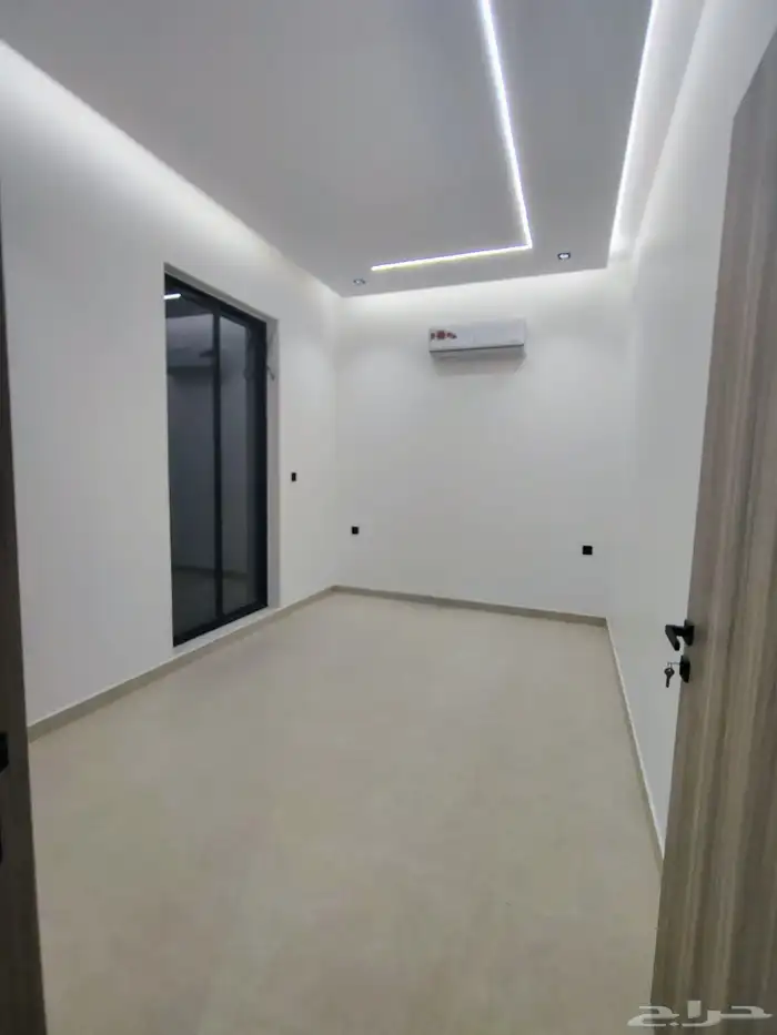 شقة جديده للايجار بالمهديه 3 غرف وصاله مكيفه ومطبخ السعر 50ا 0