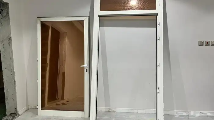 باب سكريت للبيع شبه جديد قزاز دبل الومنيوم دبل قزاز وردي 0