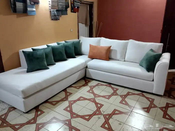 تنجيد وتفصيل حسب طلب الزبون وعندكم كنب قدبم يرجع جدبد 0