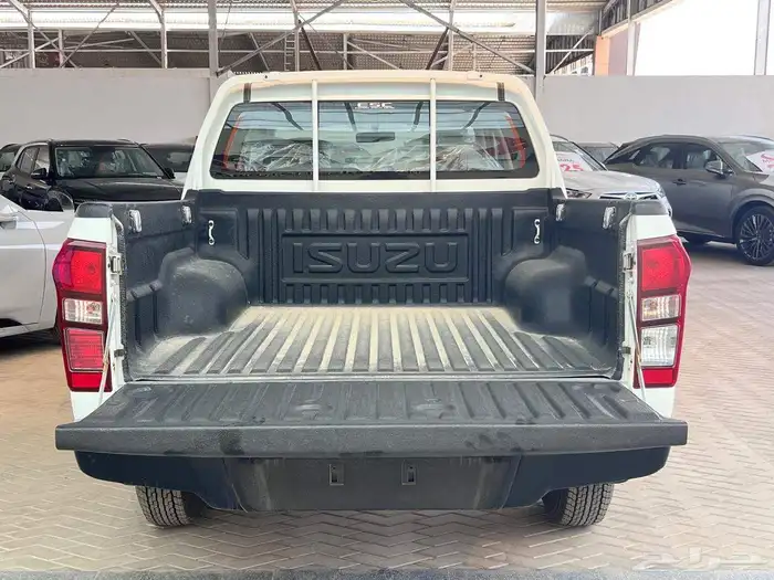 أسطول سيارات جديده للايجار بالشهر 3