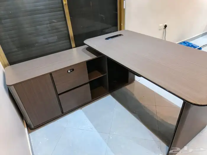 مكتب مدير طقم كامل مودرن اشكال دولاب كبير 7