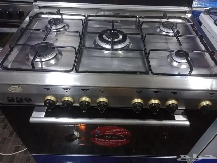 للبيع فرن ايطالي جليم غاز اصلي مقاس60 90 موجود في المحل جده 0