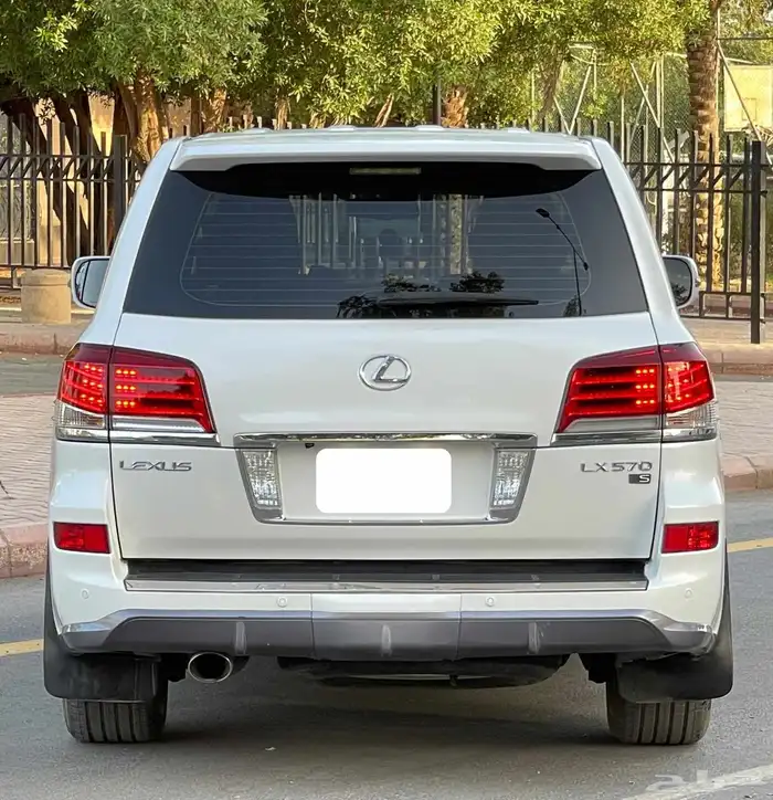 لكزس LX570 2014 فل سعودي 7