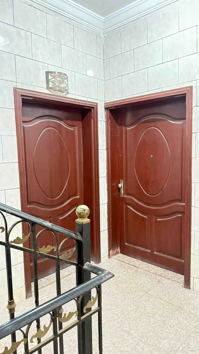 شقه4 غرف للايجار _ حي الصالحية مع الحمدانية خلف اسواق دبي 0