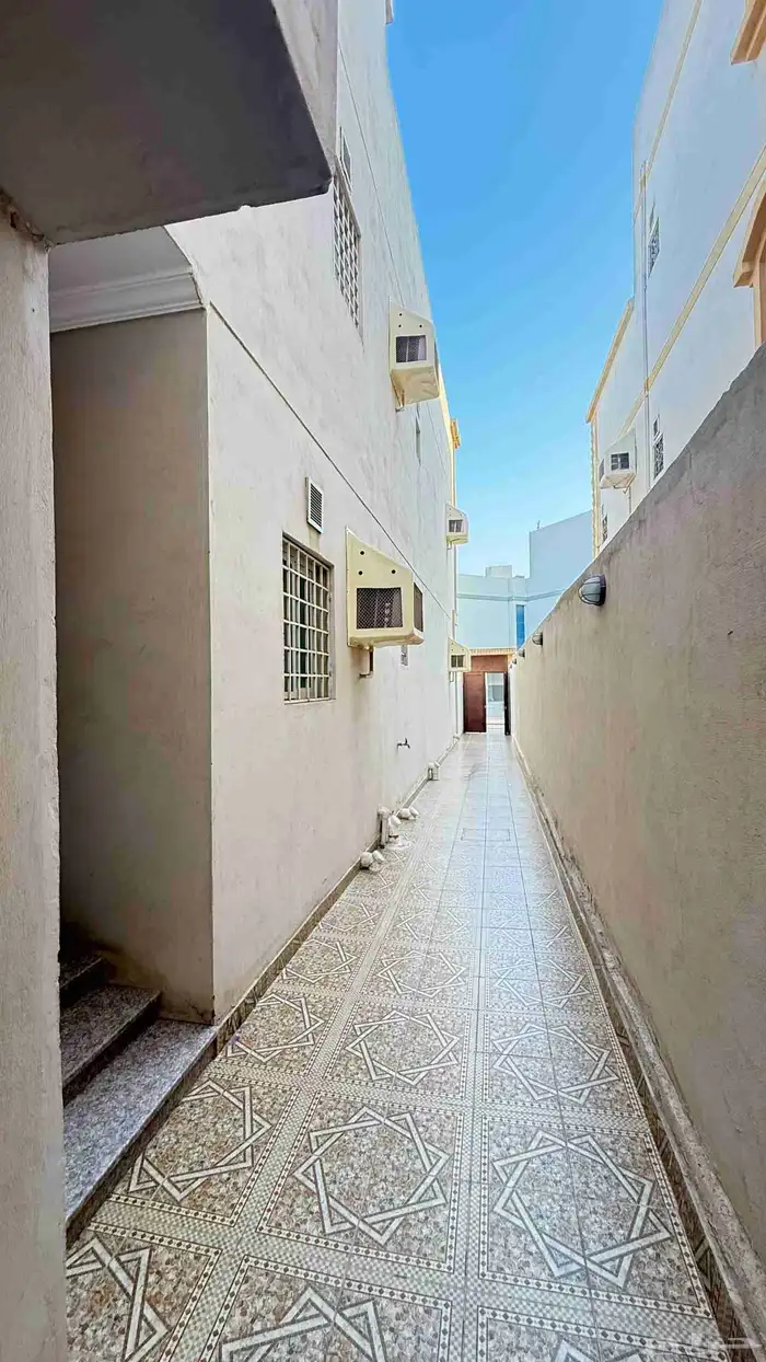 شقه4 غرف للايجار _ حي الصالحية مع الحمدانية خلف اسواق دبي 2