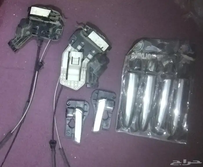 اقفال أبواب كيا كارينز 2012 0