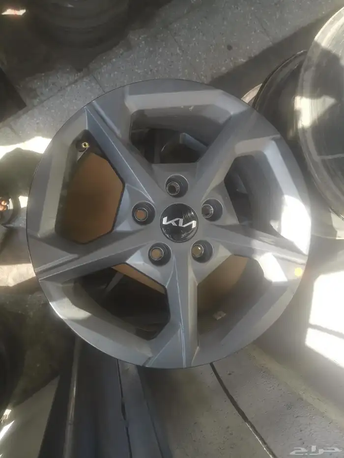 جنوط كيا مستعمل نظيف مقاس 16 0