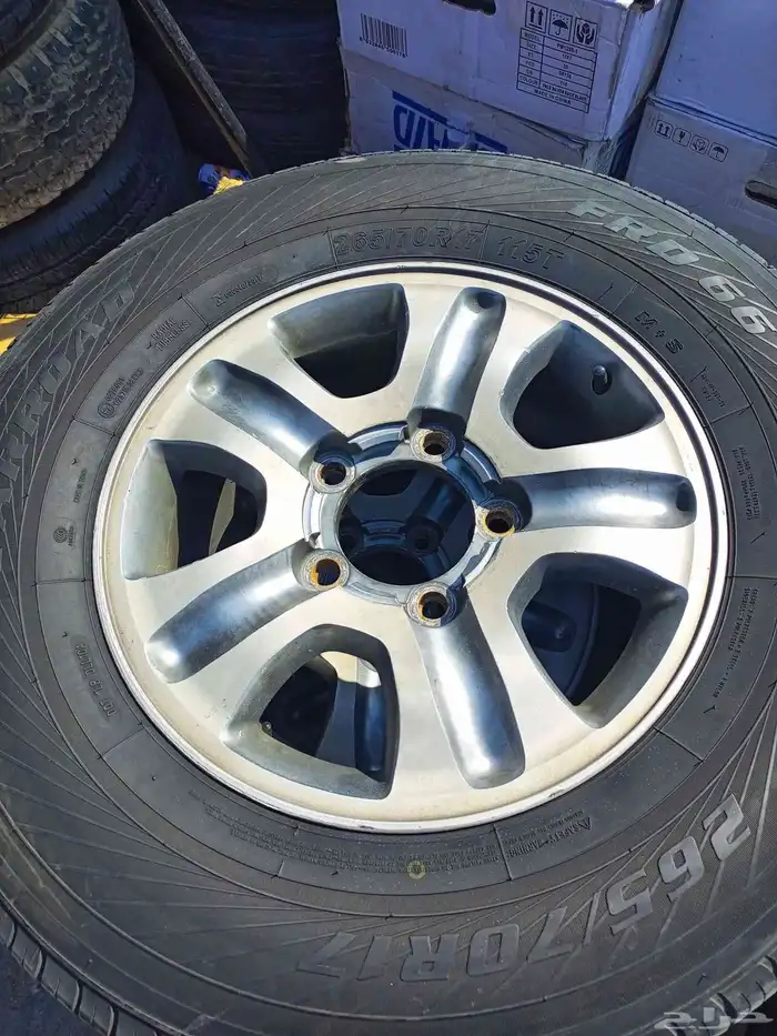 جنوط جيب لكزز 2007 مكحل مقاس 17 وكفرات اخت الجديد 265 70 17 3