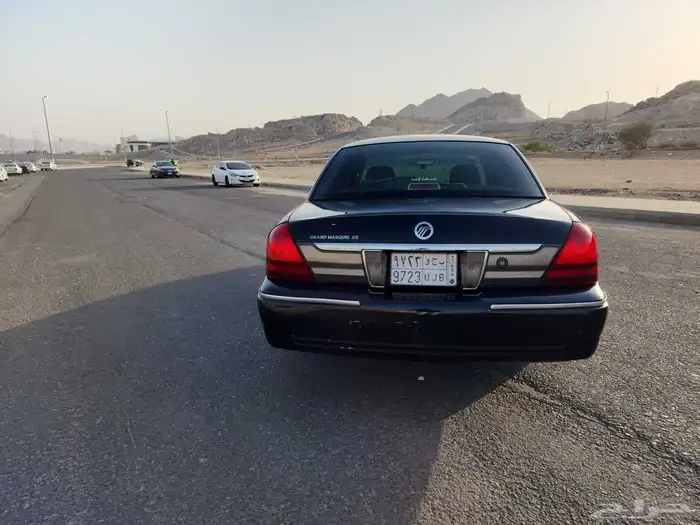 للبيع فورد جراند ماركيز 2010 10