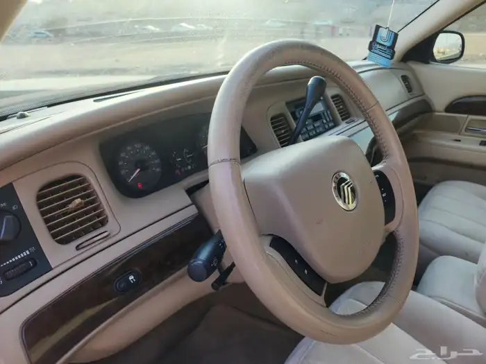 للبيع فورد جراند ماركيز 2010 23