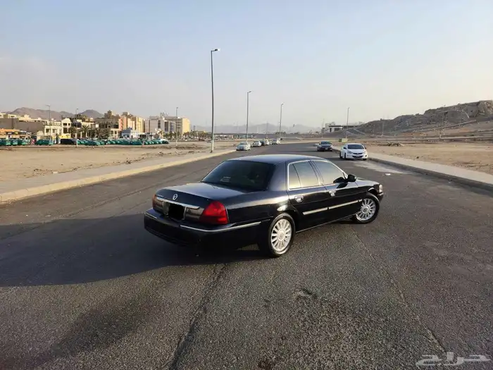 للبيع فورد جراند ماركيز 2010 8