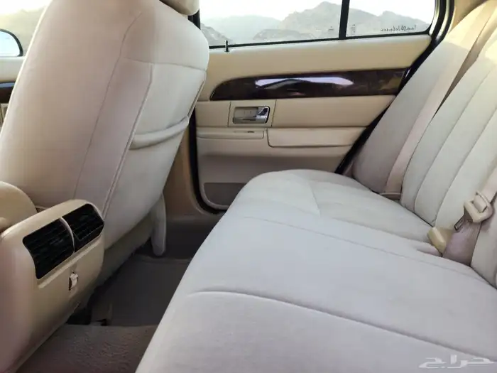 للبيع فورد جراند ماركيز 2010 34