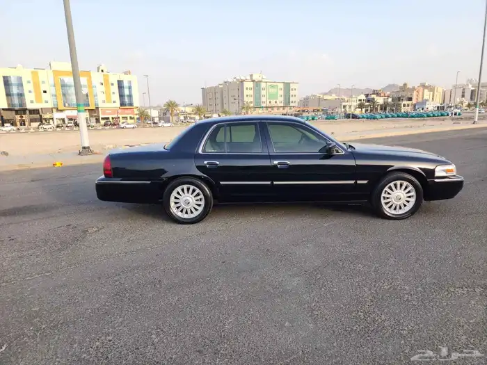 للبيع فورد جراند ماركيز 2010 7