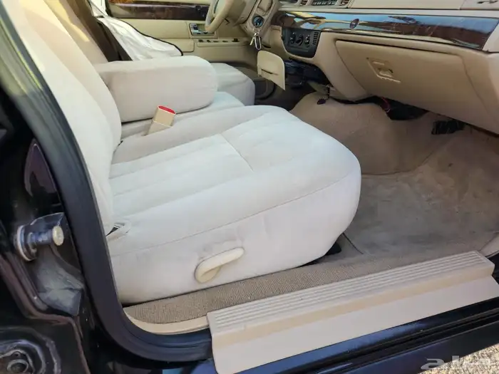 للبيع فورد جراند ماركيز 2010 41