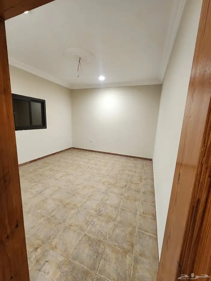 شقه 4 غرف وصاله ومطبخ و3 حمامات بحي الصفا2 المربع الذهبي 6