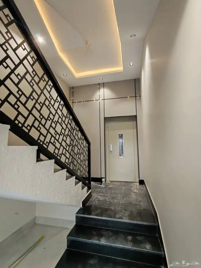 للبيع بأبها شقق علويه بسطح خاص vip من 520 الف 1