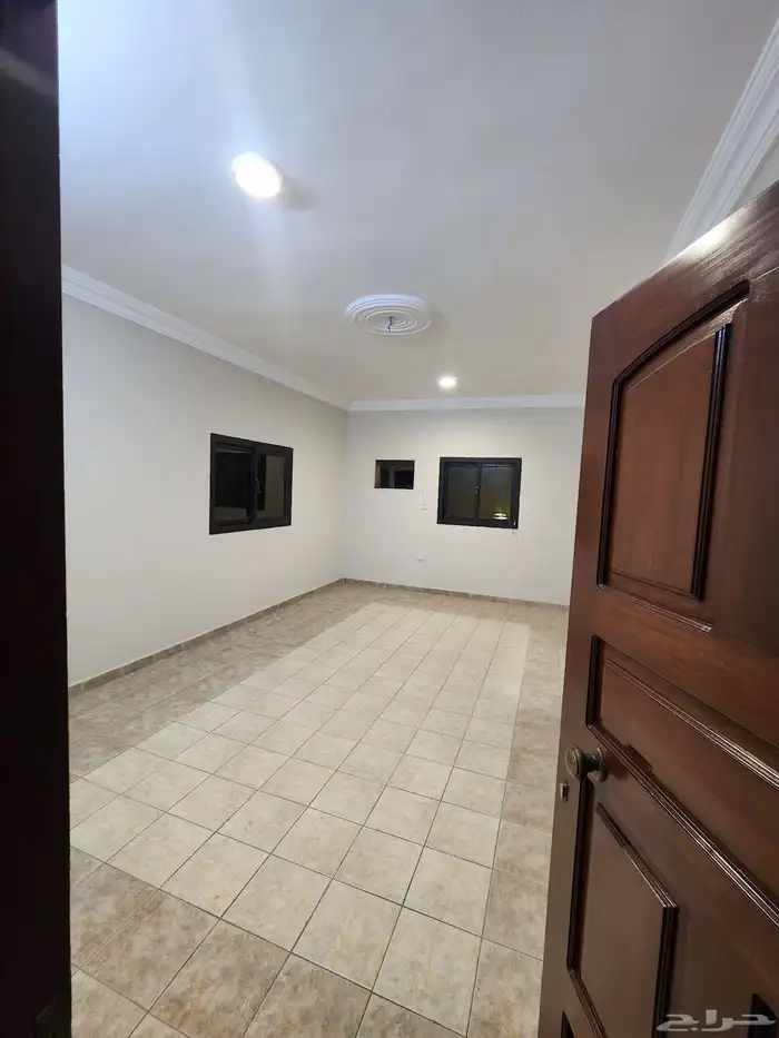 شقه 4 غرف وصاله ومطبخ و3 حمامات بحي الصفا2 المربع الذهبي 11