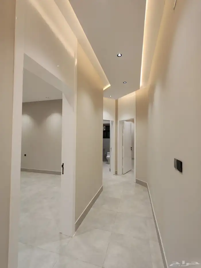 للبيع بأبها شقق علويه بسطح خاص vip من 520 الف 17