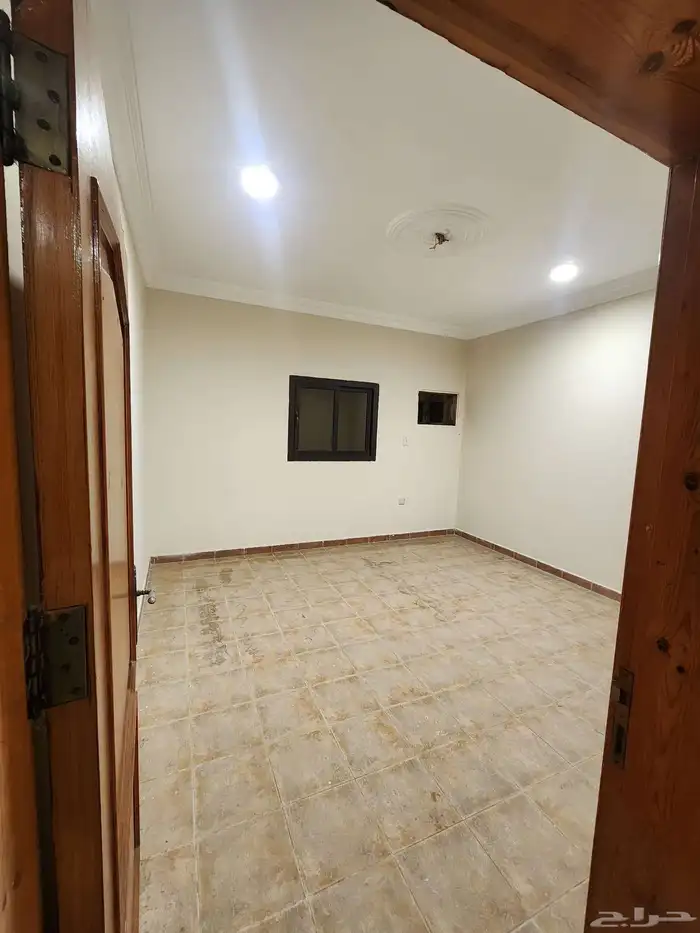 شقه 4 غرف وصاله ومطبخ و3 حمامات بحي الصفا2 المربع الذهبي 7